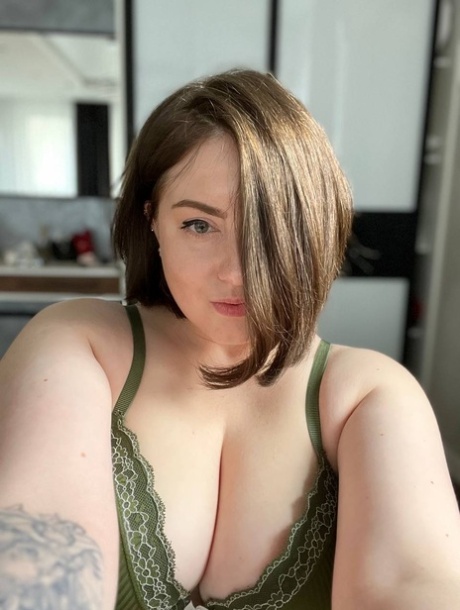 thick booty tight dress porn img