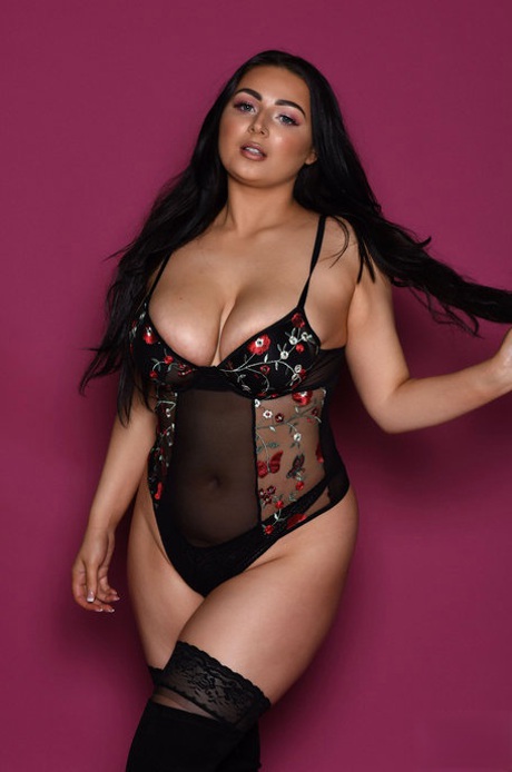 plump mature lesbians hot naked image