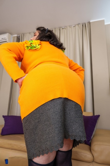 curvy sweetheart shows potential at casting by riding lika a pro pornos pictures