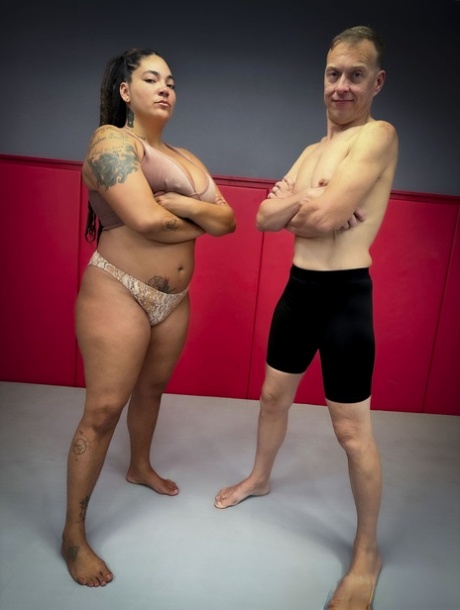 thick thunder thighs nudes images