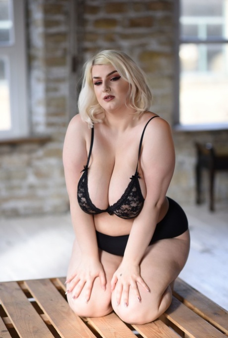 big booty milf brooke beretta gets smashed by laz fyre pornographic galleries