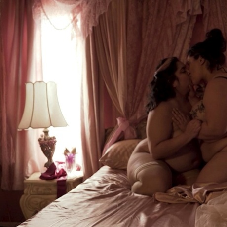 chubby bbw ex gf fingering wet pussy beautiful naked picture
