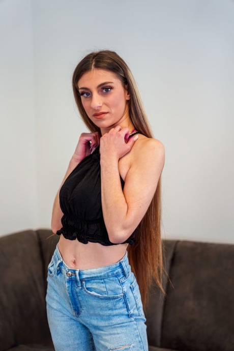 fernanda hot has a beautiful big ass and loves to oil it up pornos image