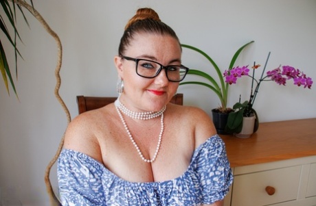 miss thicklips gets a facial art porn photos