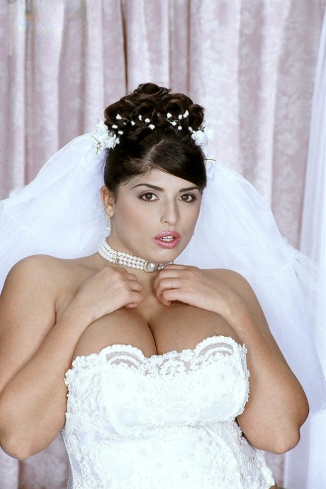 chubby pest with the addition of prudish pussy newcomer free sexy image