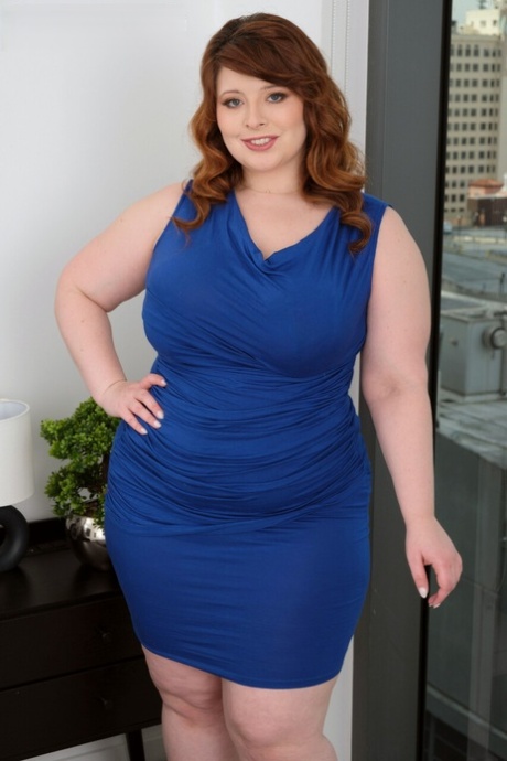 busty curvy ass free naked gallery