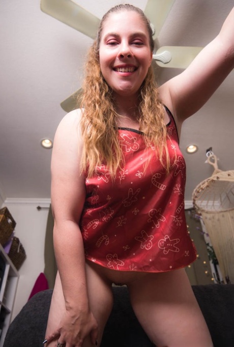 curvy lesbian domination top pics