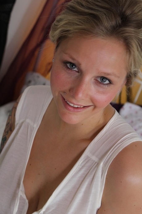 chubby muff close ups featuring czech girl sirale hot xxx image