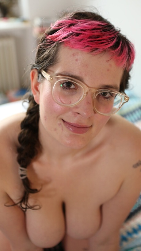 curvy bush beautiful nude pictures