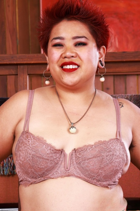 curvy brunette solo free xxx image