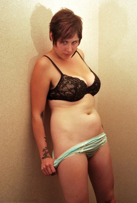 cute chubby amateur captions hot nude pic