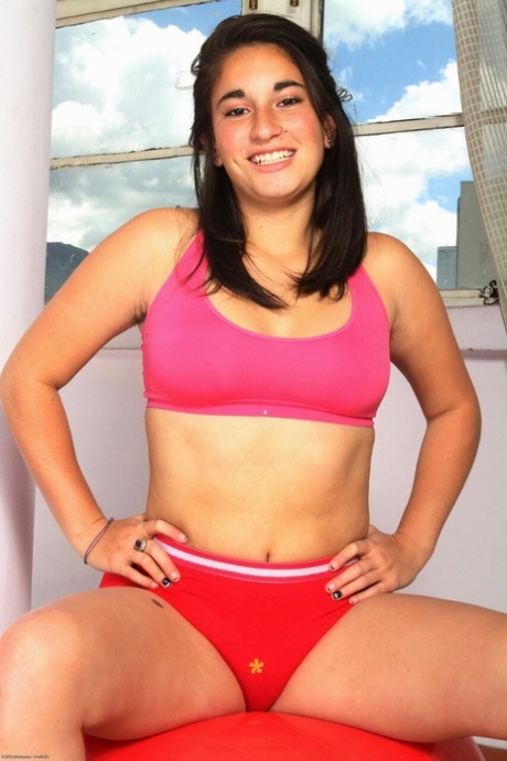 girlfriends thick sister nude photo