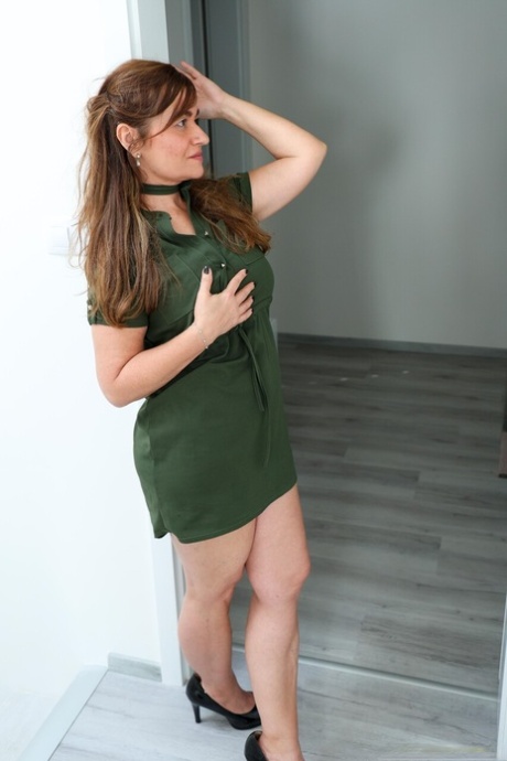 black fat nude upskirt porn gallery