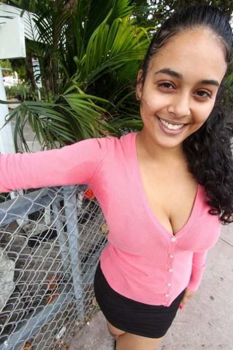 thick granny solo hd pictures