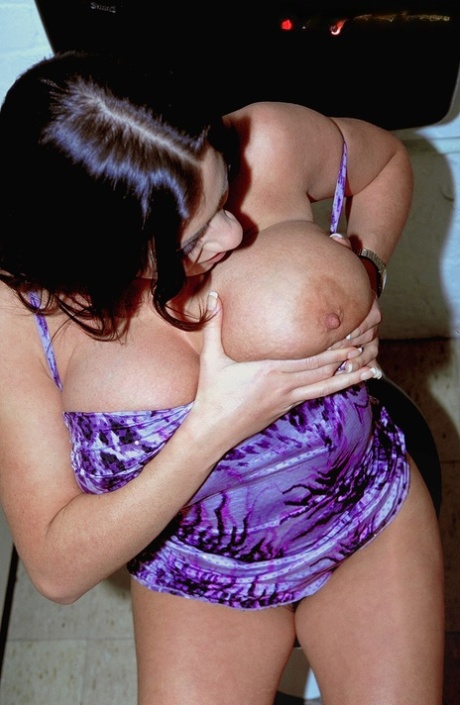 thickstars sex photo