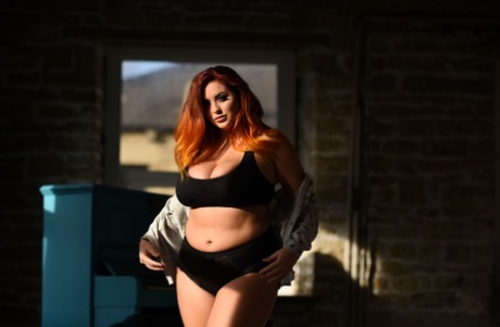 chubby lesbians nude porn img