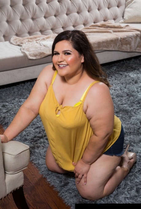 chick is riding a thick knob porno image