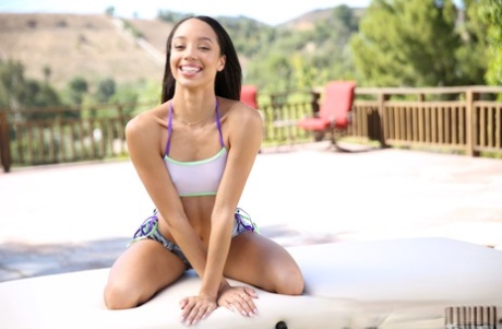 Alexis Tae star exclusive pictures